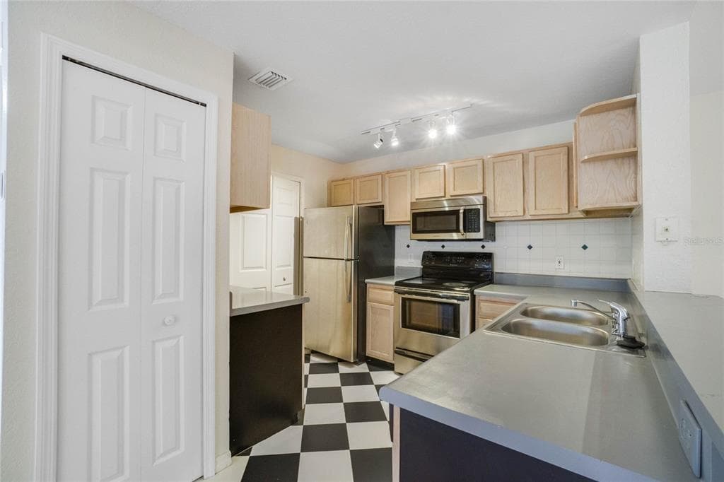 7524 SEURAT STREET 12301 photo 9