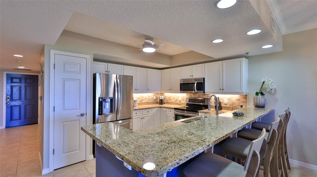5300 S ATLANTIC AVENUE 16-602 photo 4