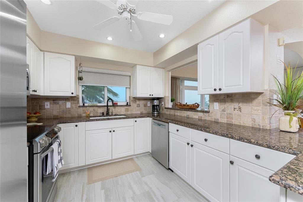1250 W MARION AVENUE 242 photo 8