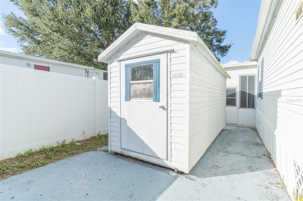 3606 LAZY LAKE DRIVE S photo 19