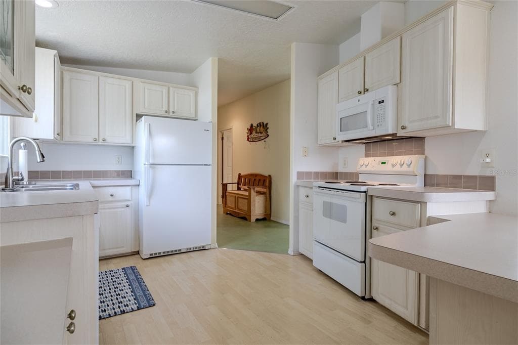 126 CHARLES STREET photo 23