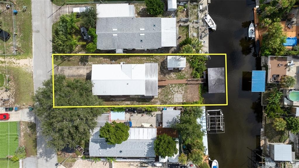 126 CHARLES STREET photo 3