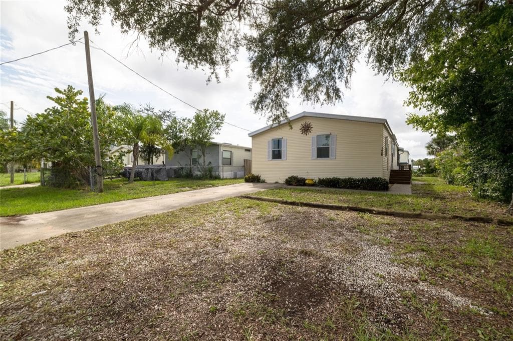 126 CHARLES STREET photo 11