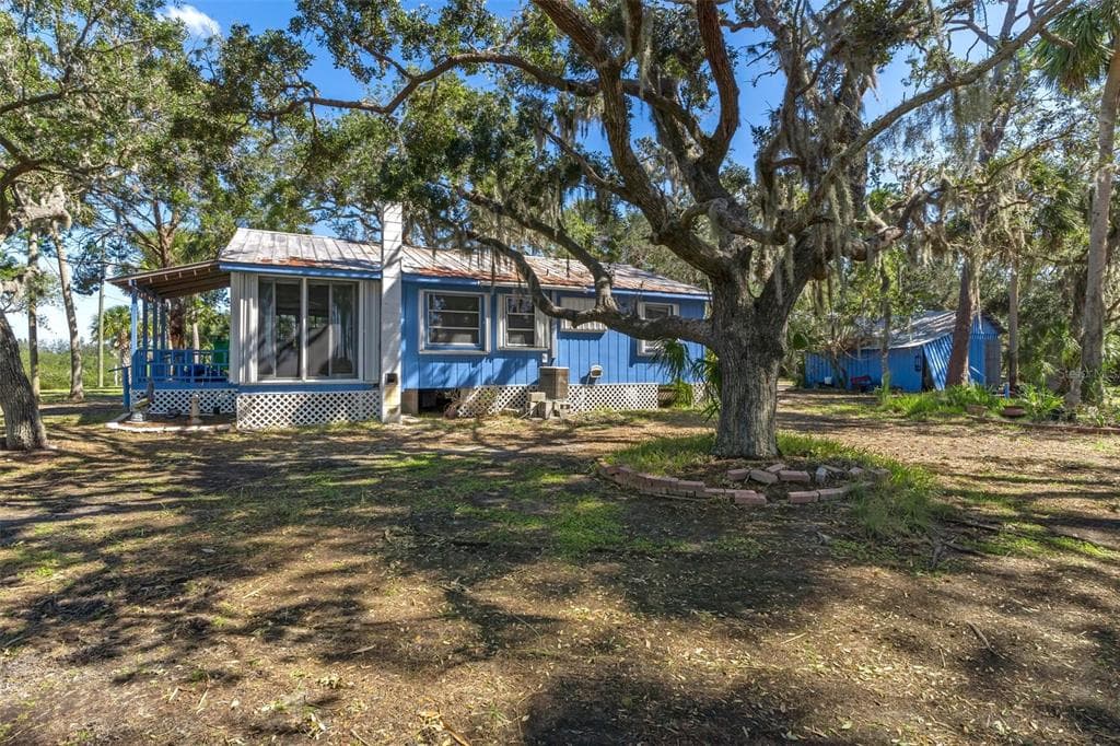 8812 CAMP LANE photo 4