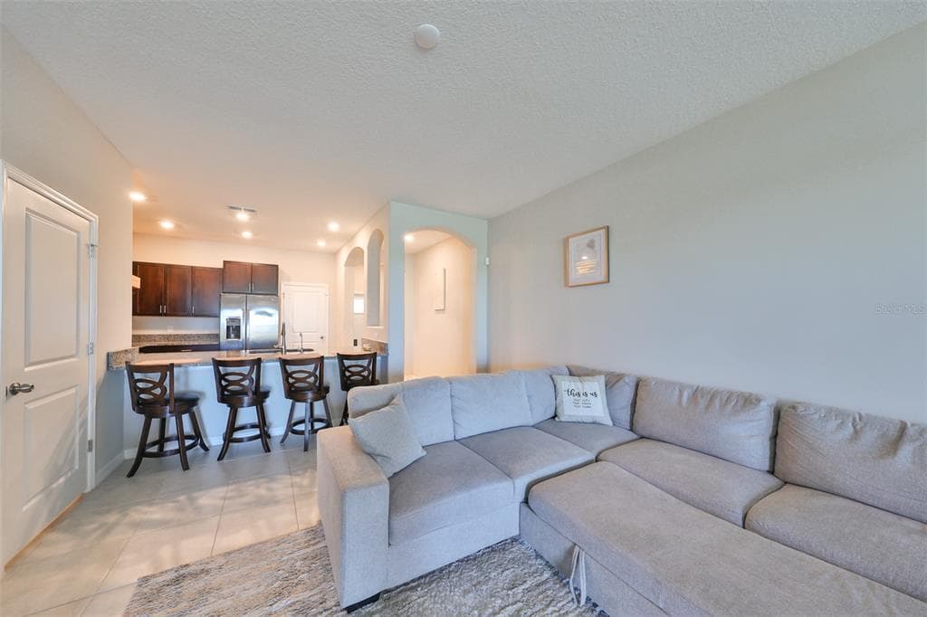 928 ROYAL EMPRESS DRIVE photo 17