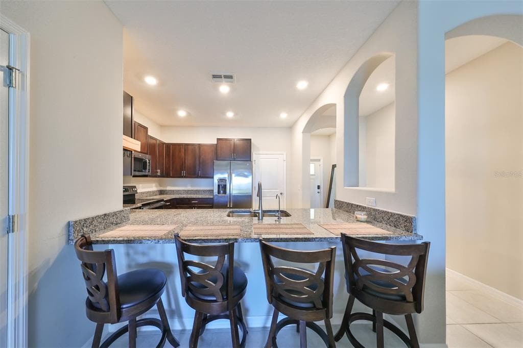 928 ROYAL EMPRESS DRIVE photo 12
