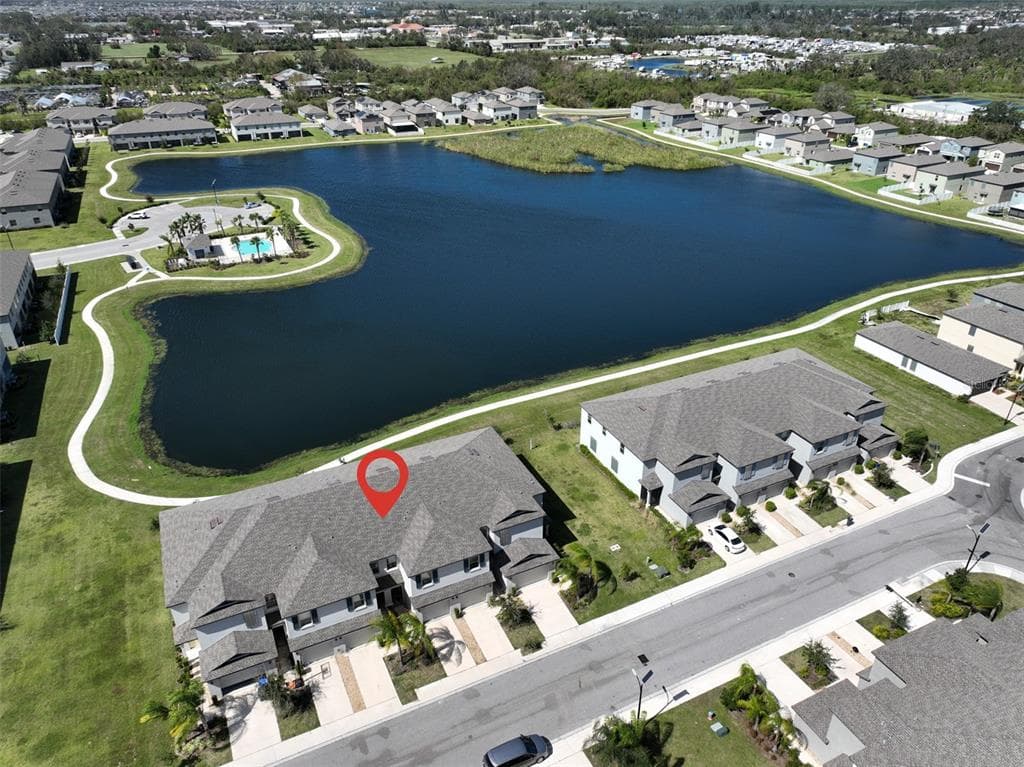 928 ROYAL EMPRESS DRIVE photo 4
