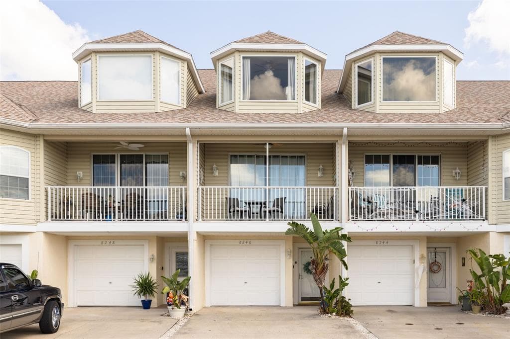 8246 AQUILA STREET photo 2