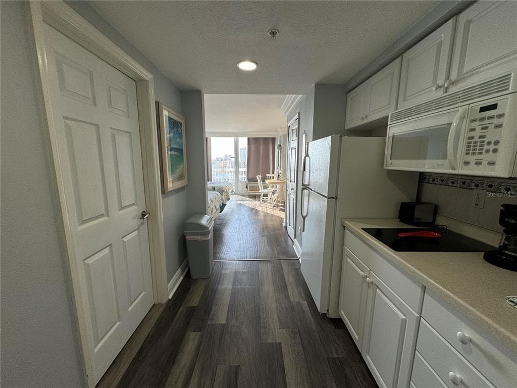 2700 N ATLANTIC AVENUE 1003 photo 4