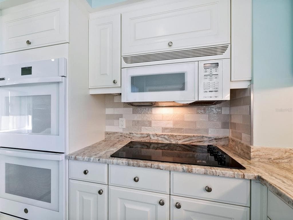 3070 GRAND BAY BOULEVARD 632 photo 18