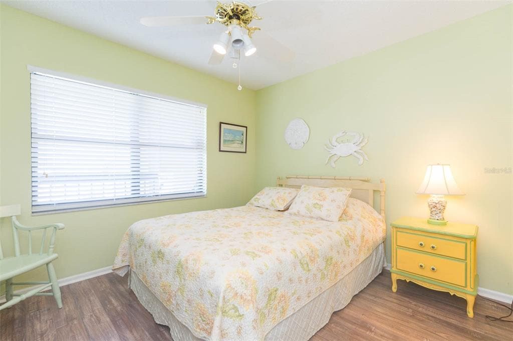 315 30 AVENUE W B201 photo 15