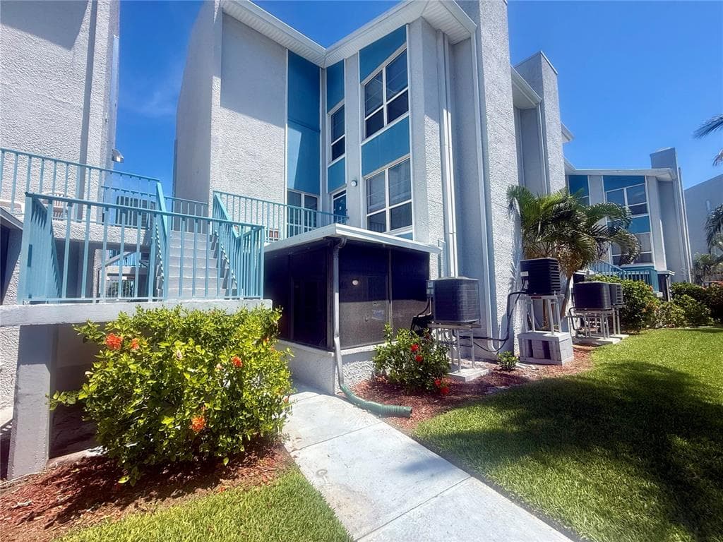 179 MEDALLION BLVD #C 4