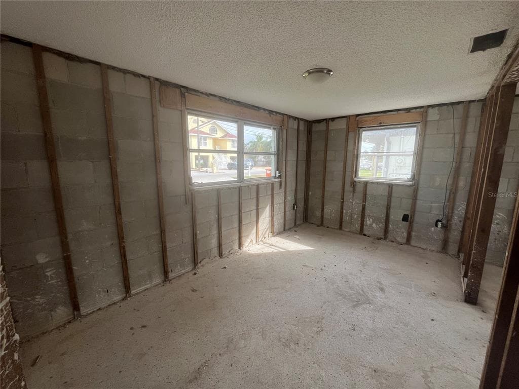 13639 FRANCES AVENUE photo 6