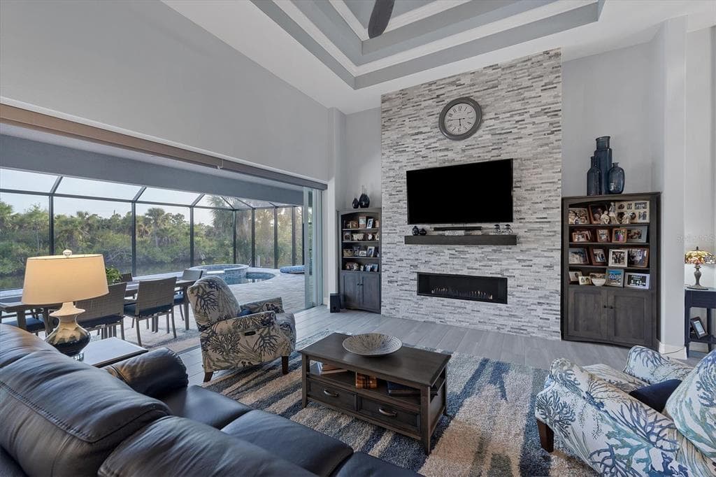 14351 HOWARD AVE photo 12