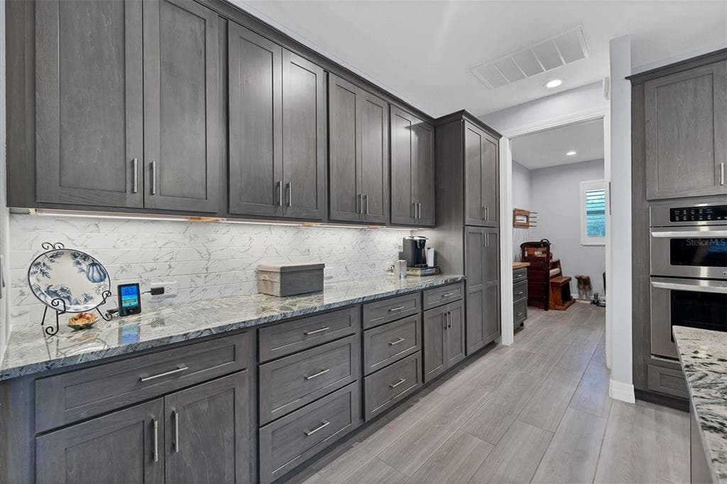 14351 HOWARD AVE photo 24