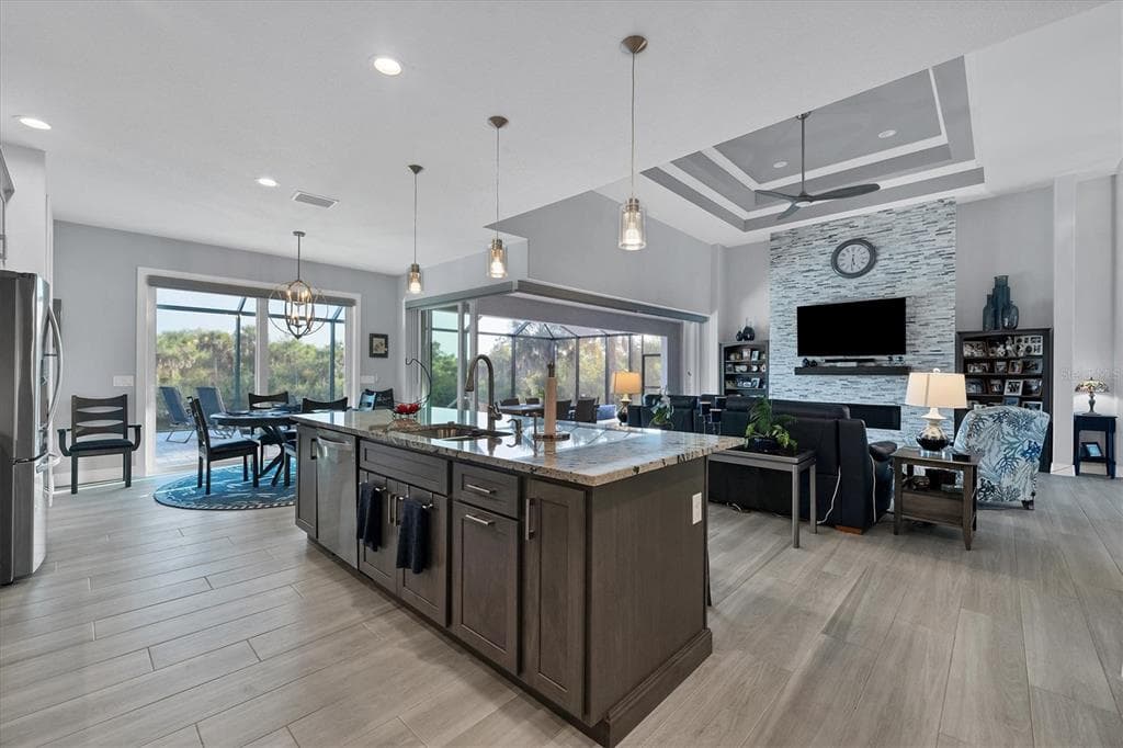 14351 HOWARD AVE photo 18