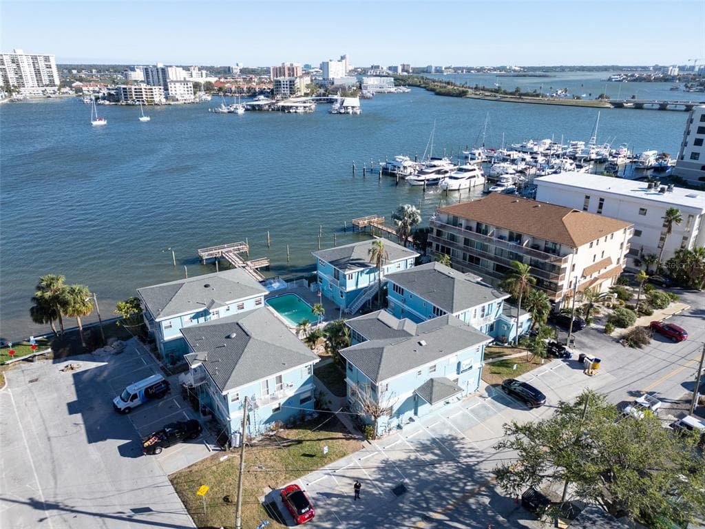 483 E SHORE DRIVE D4 photo 18