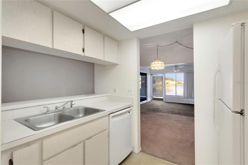 1034 BOWSPRIT LANE photo 10
