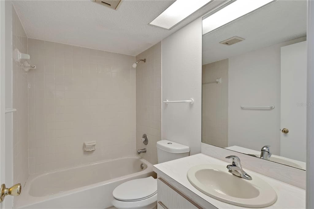 1034 BOWSPRIT LANE photo 14
