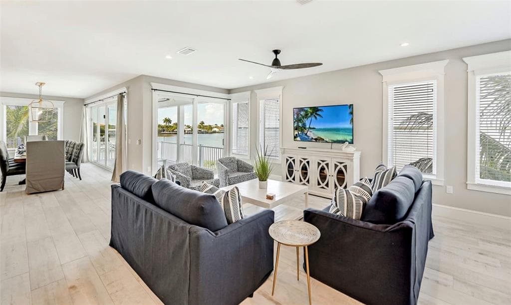 2516 AVENUE A photo 5