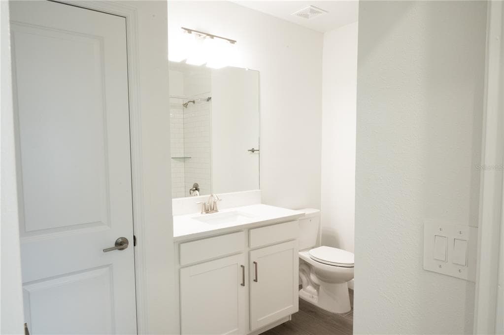 17523 HOLLY WELL AVENUE photo 20