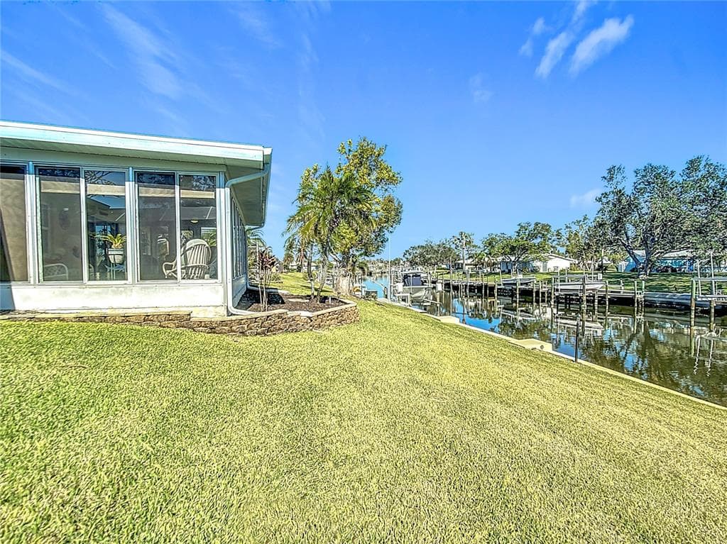 4 WINDSOR DRIVE photo 12