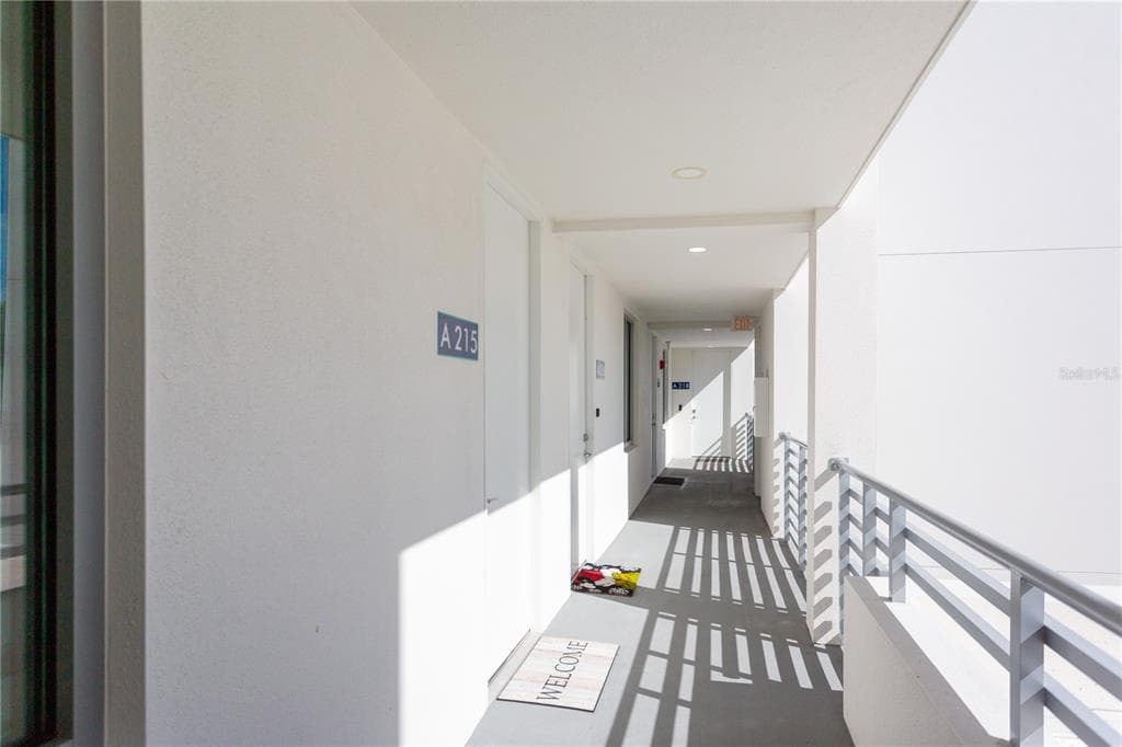 1709 N TAMIAMI TRAIL #215 3