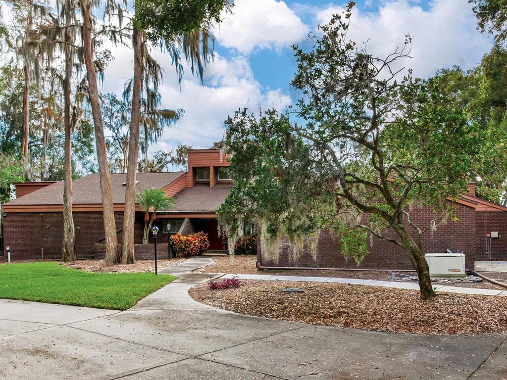 18120 WAYNE ROAD photo 13