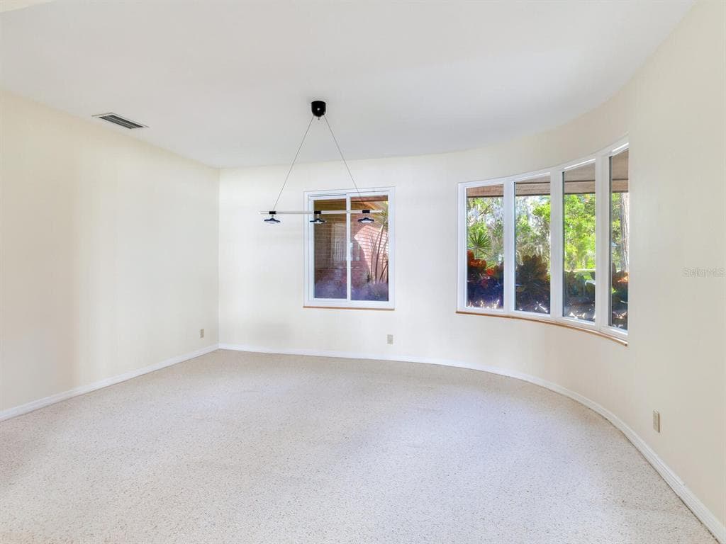 18120 WAYNE ROAD photo 17