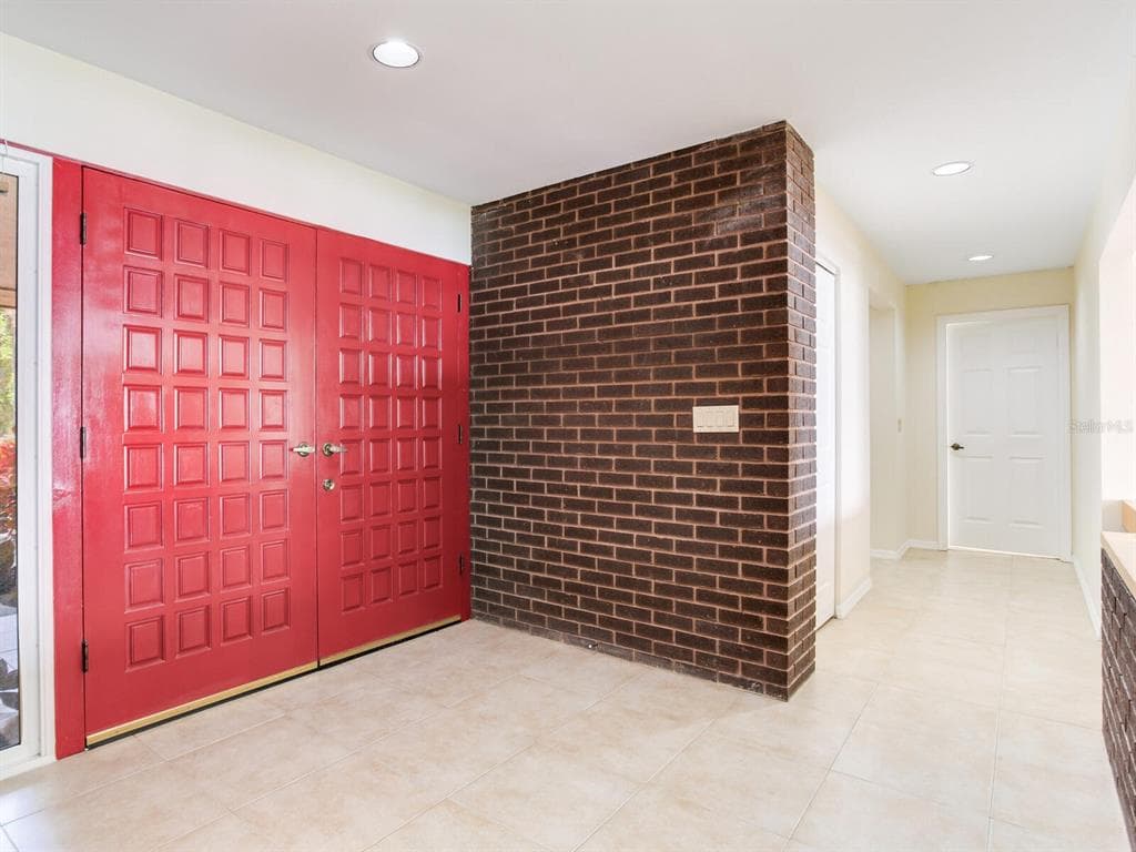 18120 WAYNE ROAD photo 16