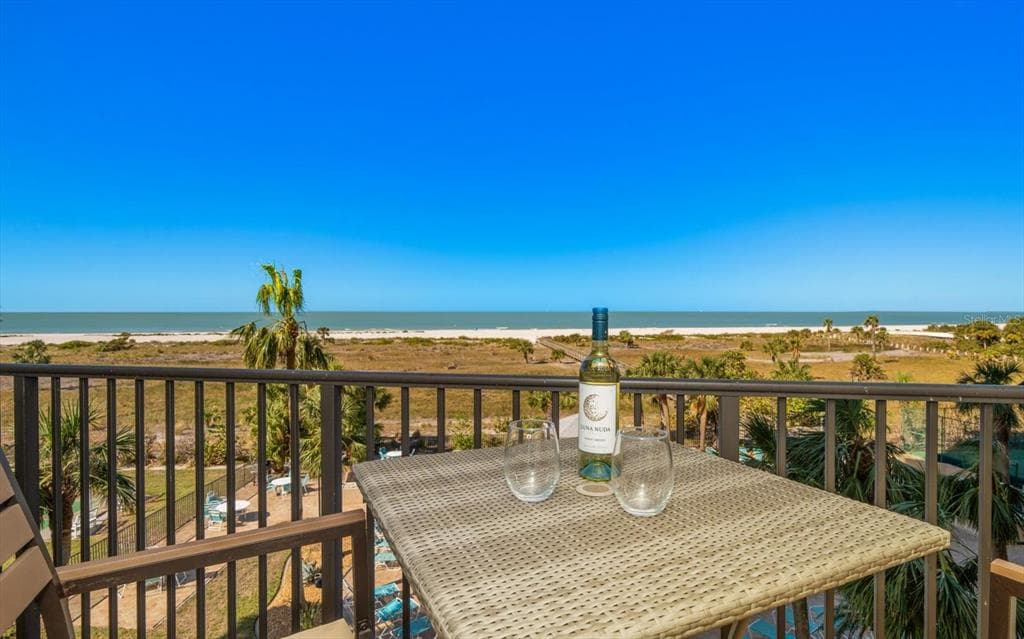 1230 GULF BOULEVARD 402 photo 2