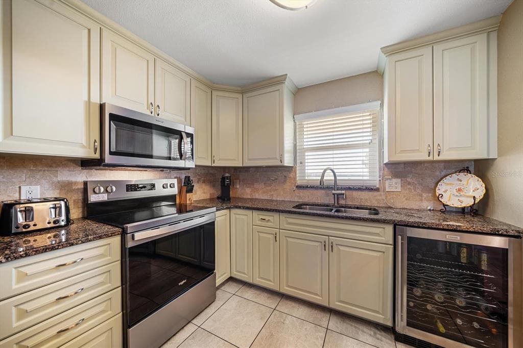 1230 GULF BOULEVARD 402 photo 16