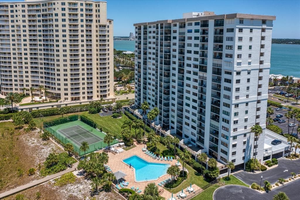 1230 GULF BOULEVARD 402 photo 1