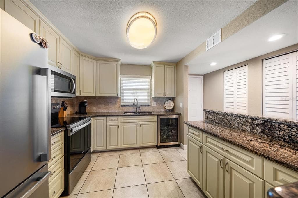 1230 GULF BOULEVARD 402 photo 15