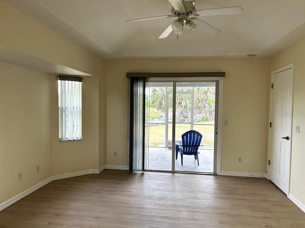 328 BAYTREE DRIVE photo 17