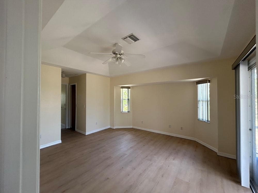 328 BAYTREE DRIVE photo 16