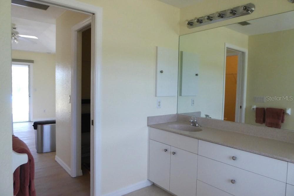 328 BAYTREE DRIVE photo 18