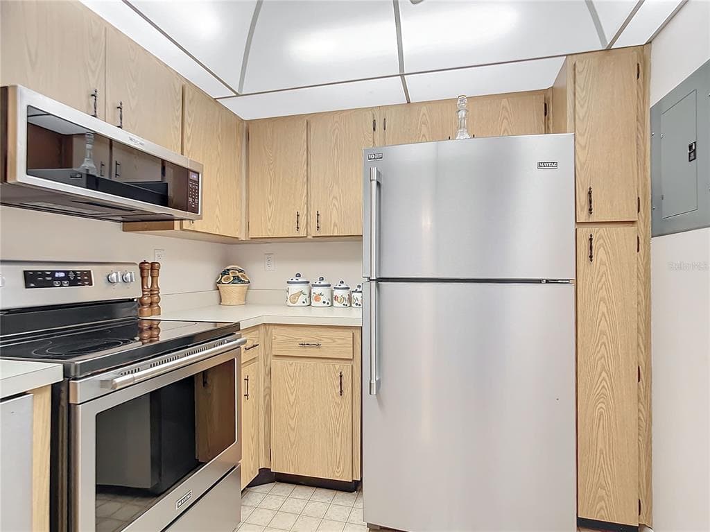 21405 OLEAN BOULEVARD 404 photo 6