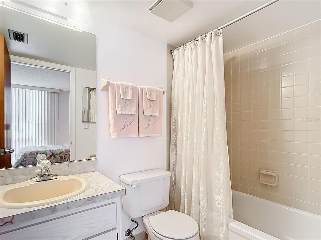 21405 OLEAN BOULEVARD 404 photo 17