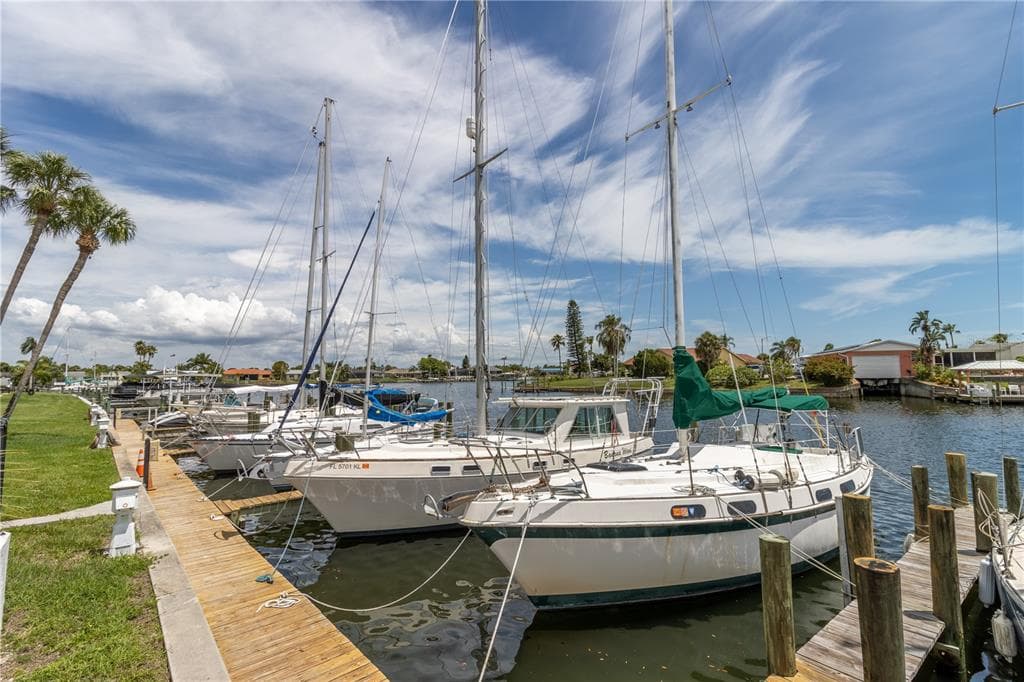 1028 APOLLO BEACH BOULEVARD #11 5
