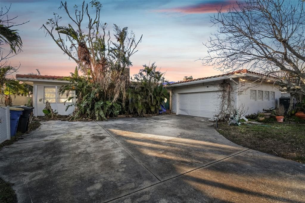 1836 VENETIAN POINT DRIVE photo 2