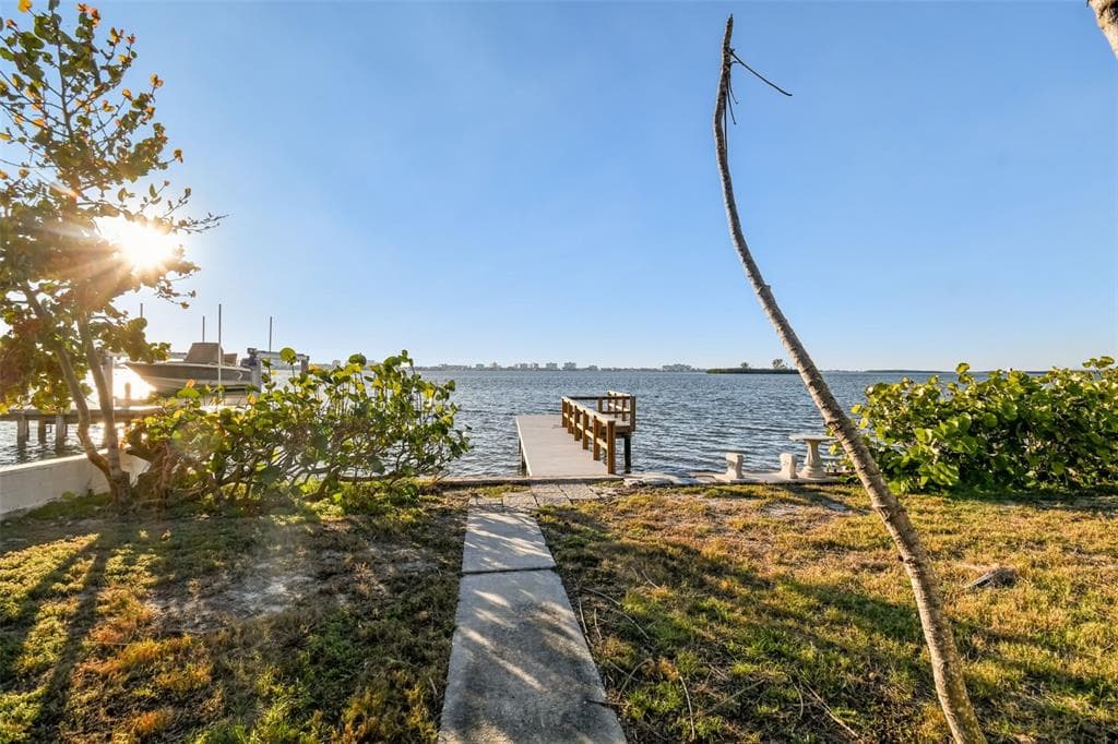 1836 VENETIAN POINT DRIVE photo 1