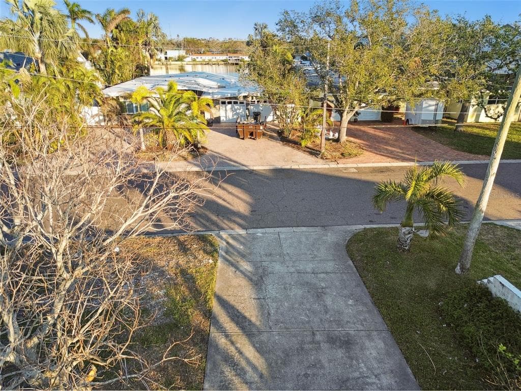 1836 VENETIAN POINT DRIVE photo 25