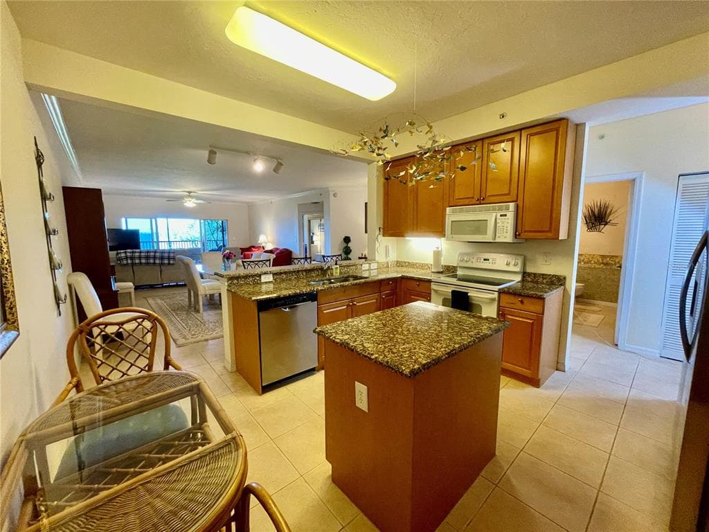 93 VIVANTE BOULEVARD 9325 photo 16