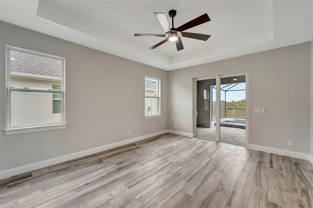 10442 WINNIPEG STREET photo 16