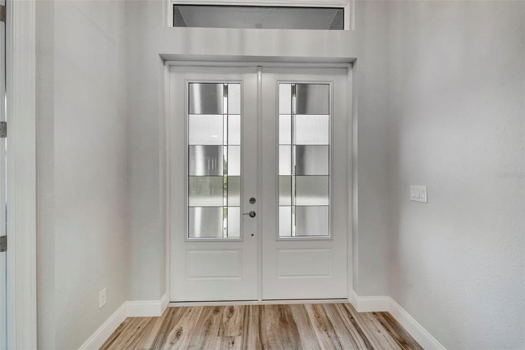 10442 WINNIPEG STREET photo 5