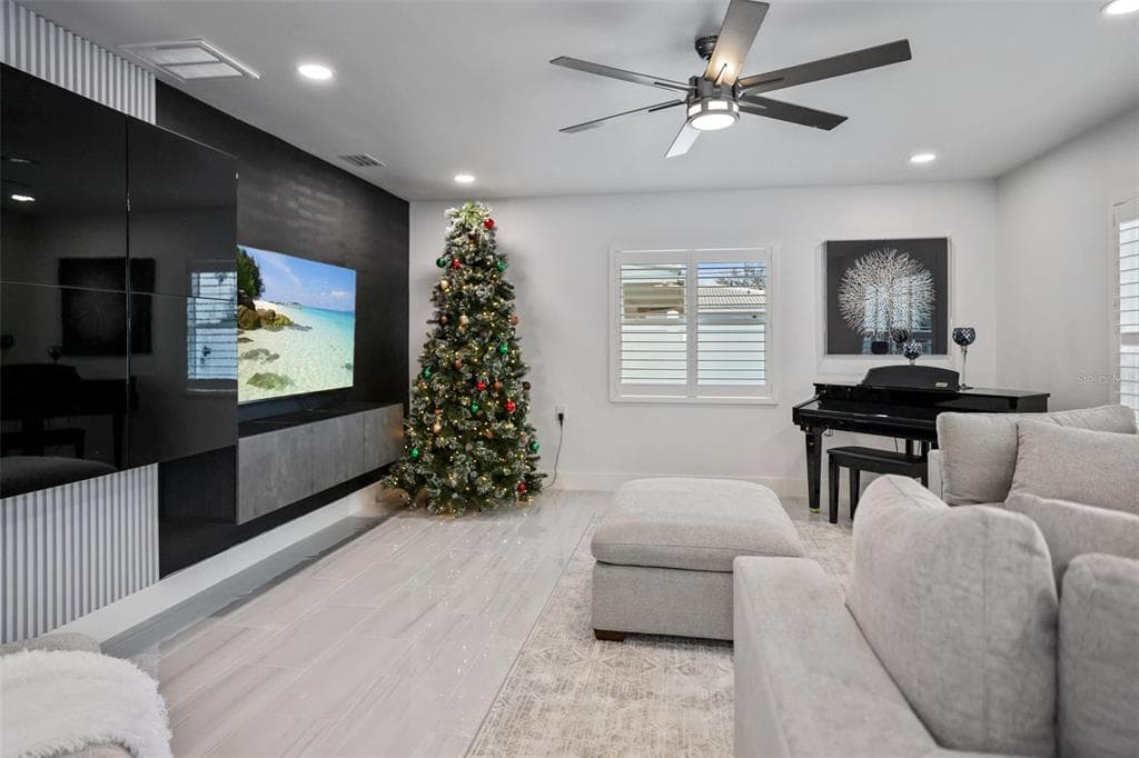 16015 REDINGTON DRIVE photo 9