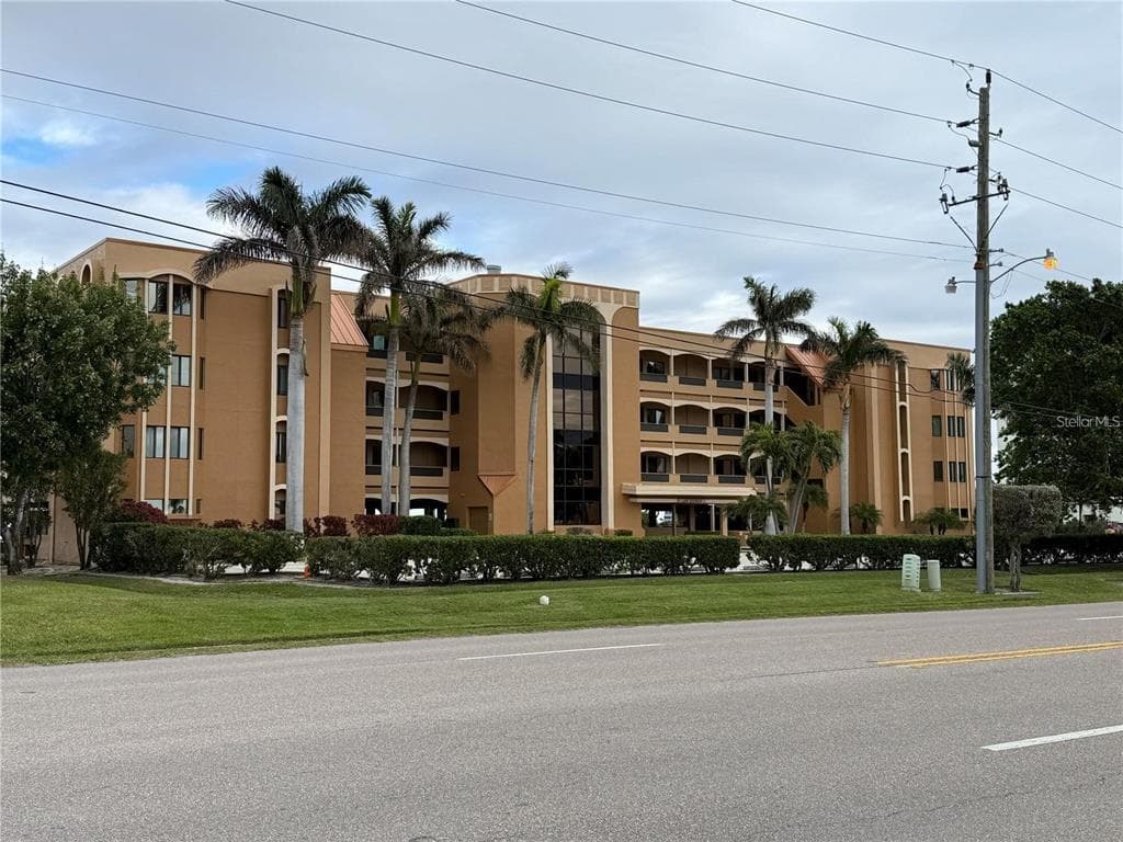 1601 PARK BEACH CIRCLE 125/11 photo 1
