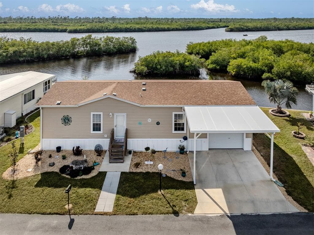106 ISLAND POINT ROAD photo 2