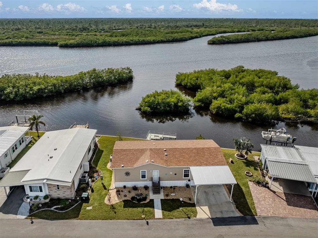 106 ISLAND POINT ROAD photo 5
